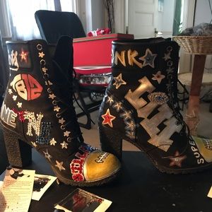 Patriots blinged boots-size 10